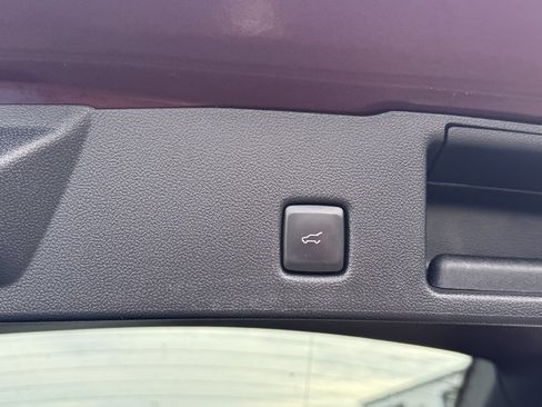 Used 2021 Ford Escape Titanium image 40