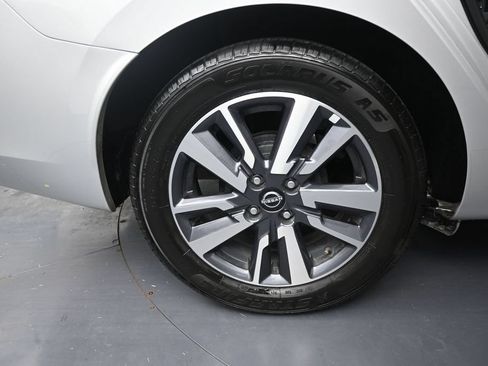 Used 2024 Nissan Versa SV FWD image 38