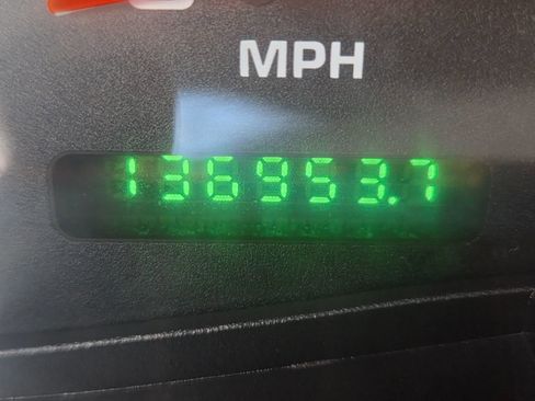 Used 2003 Ford F250 XLT image 13