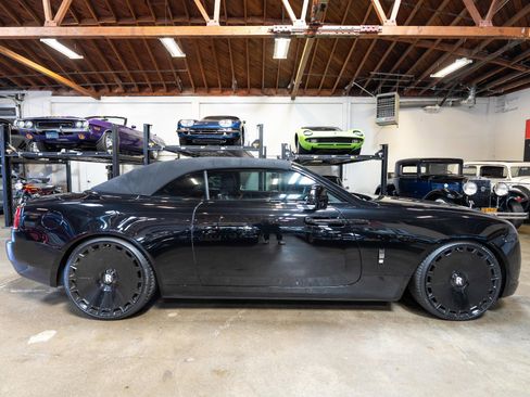 Used 2020 Rolls-Royce Dawn image 92