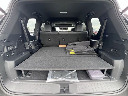 New 2026 Lexus LX 700h Luxury image 17