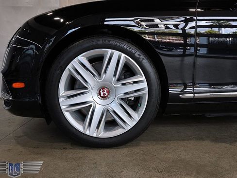Used 2016 Bentley Continental GT image 31