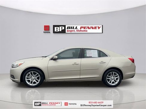 Used 2015 Chevrolet Malibu LT w/ Power Convenience Package image 2
