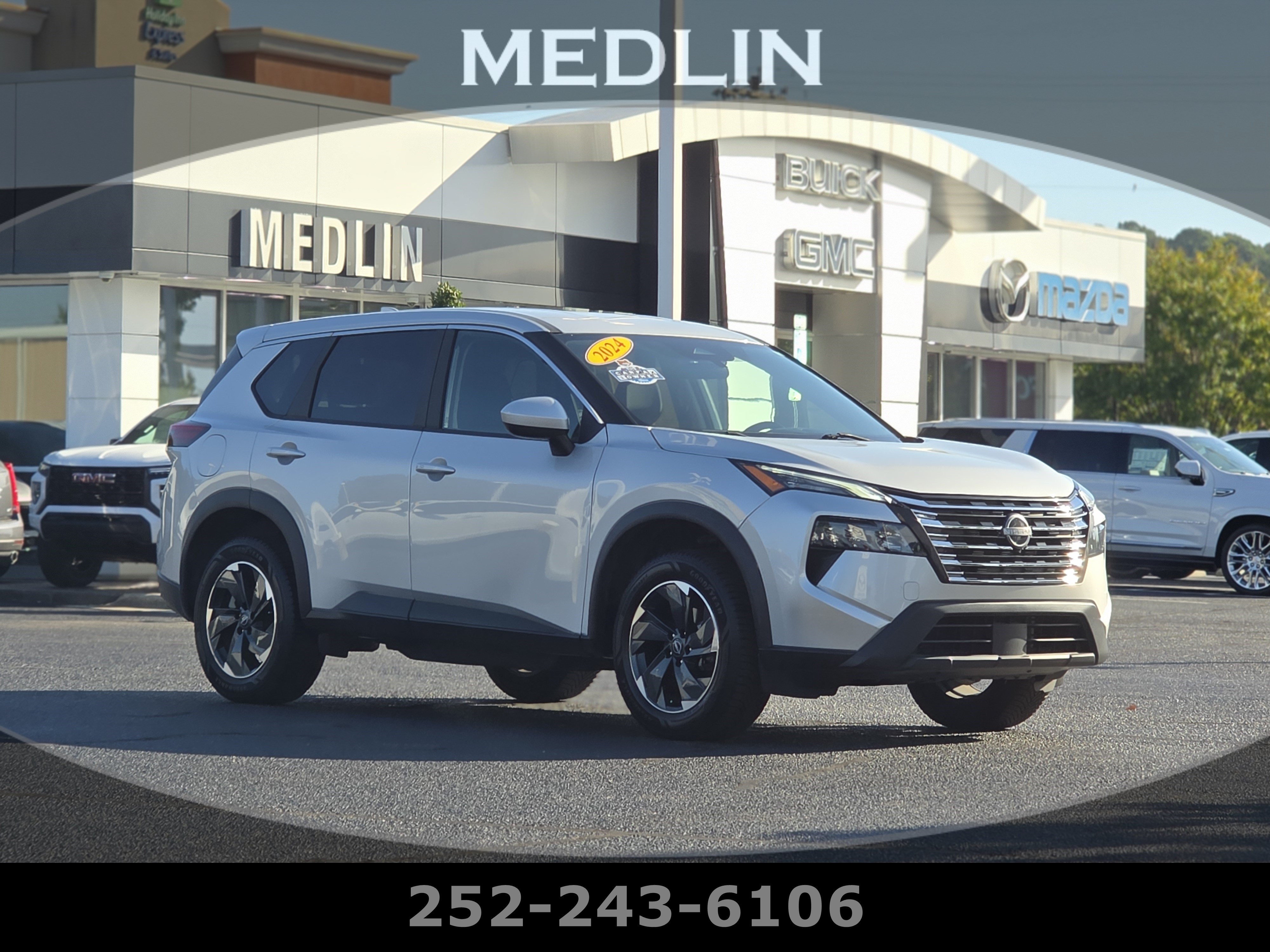 Used 2024 Nissan Rogue SV AWD/4WD image 1