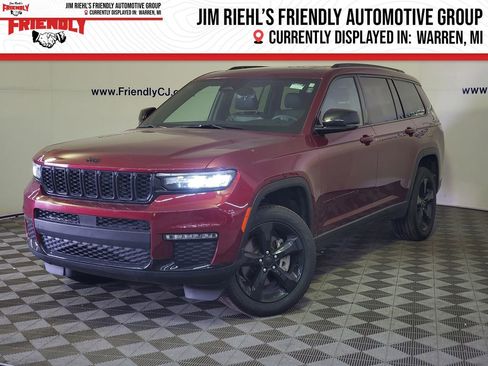 Used 2025 Jeep Grand Cherokee L Limited w/ Black Appearance Package AWD/4WD image 1