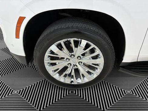 Certified 2025 Chevrolet Suburban Premier AWD/4WD image 9