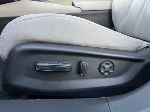 Used 2018 Honda Accord EX image 12