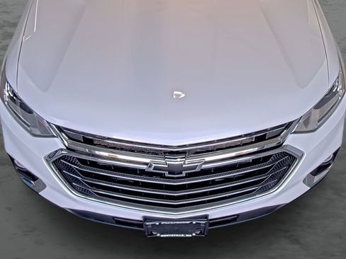 Used 2021 Chevrolet Traverse LT FWD image 18