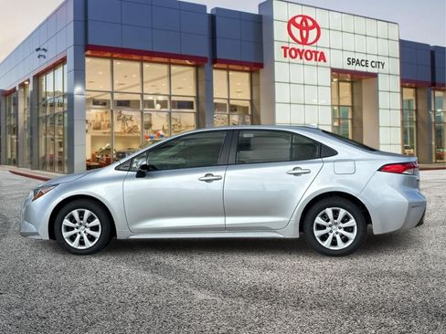 New 2026 Toyota Corolla LE FWD image 3