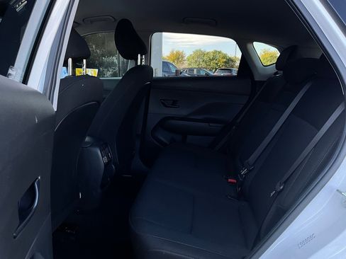 Used 2025 Hyundai Kona SEL image 12