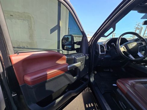 Used 2022 Ford F250 Platinum w/ Tremor Off-Road Package image 9