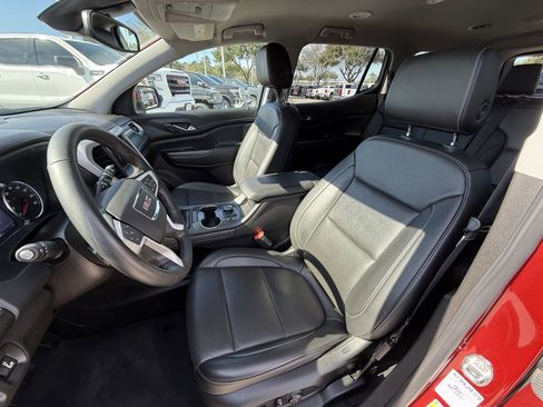 Used 2023 GMC Acadia SLT image 28