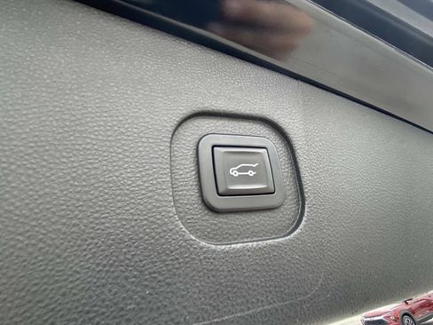 Used 2017 GMC Terrain SLT w/ Open Road Package image 12