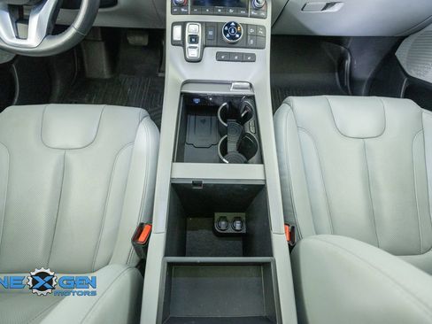 Used 2022 Hyundai Palisade SEL w/ 8P Bench Seat Package AWD/4WD image 33