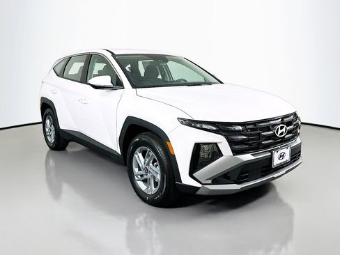 New 2026 Hyundai Tucson SE image 3