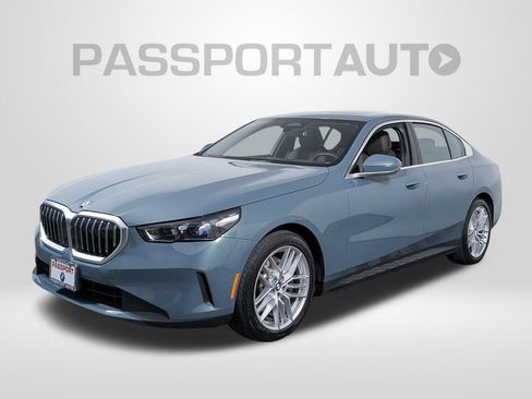 Used 2025 BMW 530i xDrive w/ Premium Package image 1