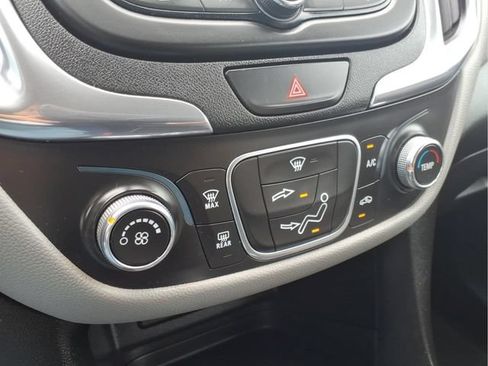 Used 2020 Chevrolet Equinox LS AWD/4WD image 24