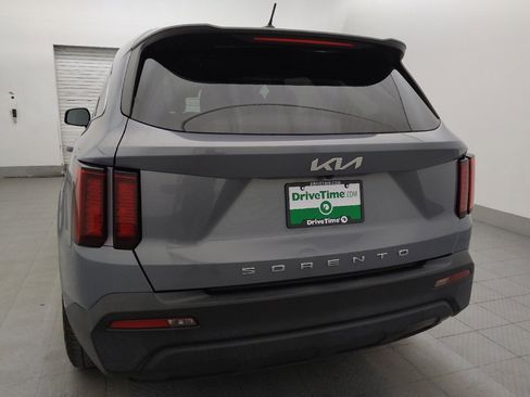 Used 2022 Kia Sorento LX FWD image 6