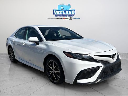 Used 2023 Toyota Camry SE image 7