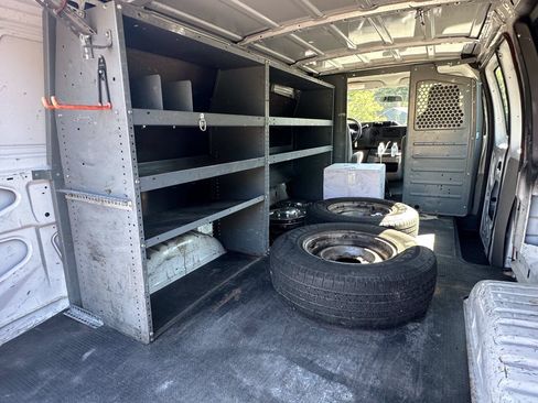 Used 2014 Ford E-250 and Econoline 250 w/ Power Group RWD image 12