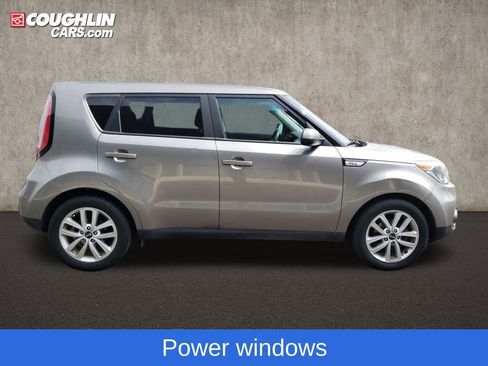 Used 2019 Kia Soul + FWD image 10