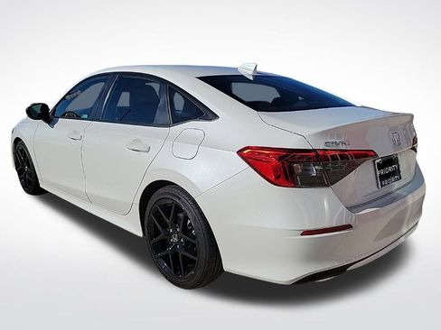 Used 2023 Honda Civic Sport image 3