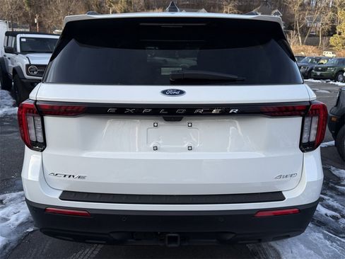 Used 2025 Ford Explorer Active image 6