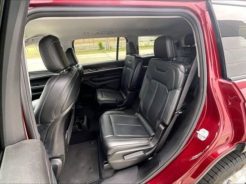 Used 2023 Jeep Grand Cherokee L Limited AWD/4WD image 26