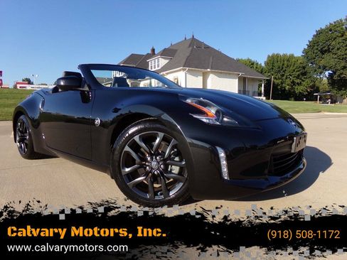 Used 2019 Nissan 370Z Roadster RWD image 1