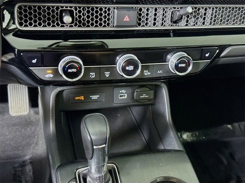 Used 2024 Honda Civic EX-L image 7