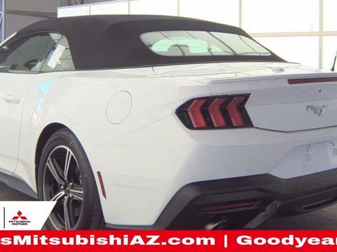 Used 2025 Ford Mustang Premium image 4