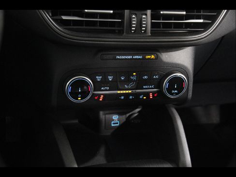 Certified 2023 Ford Escape Active AWD/4WD image 13