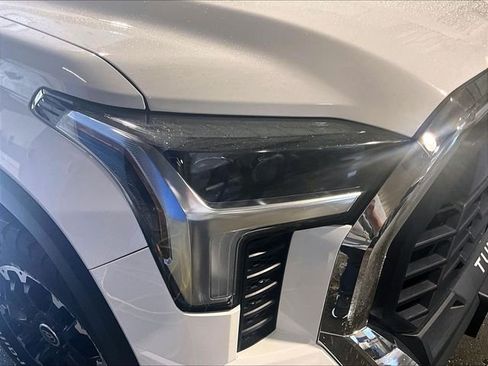 Used 2022 Toyota Tundra SR5 w/ TRD Off-Road Package AWD/4WD image 32
