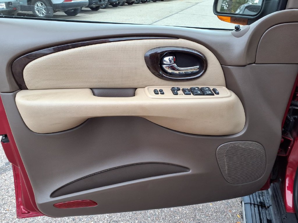 Used 2005 Buick Rainier CXL AWD/4WD image 12