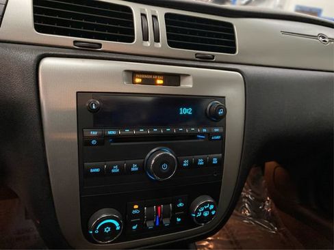 Used 2009 Chevrolet Impala SS w/ Convenience Package image 30