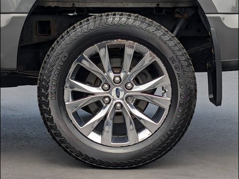 Used 2017 Ford F150 XLT w/ Equipment Group 302A Luxury AWD/4WD image 12