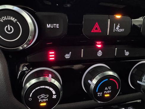 Used 2025 RAM 1500 Big Horn AWD/4WD image 23