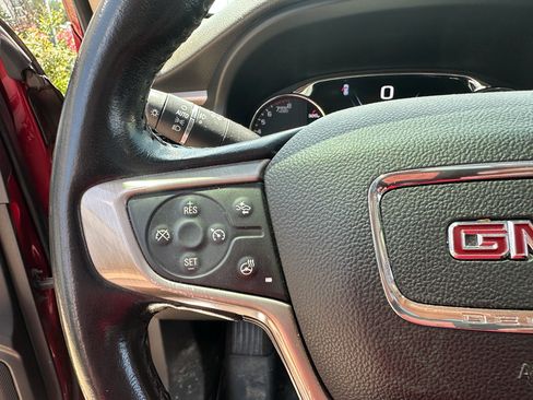 Used 2020 GMC Acadia Denali w/ Technology Package AWD/4WD image 27