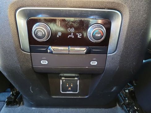 Certified 2024 Chevrolet Suburban LT image 19