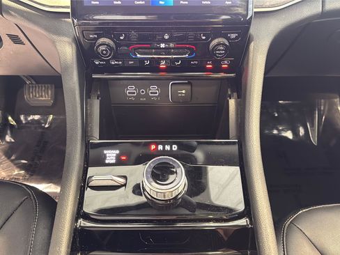 Used 2023 Jeep Grand Cherokee L Limited AWD/4WD image 26