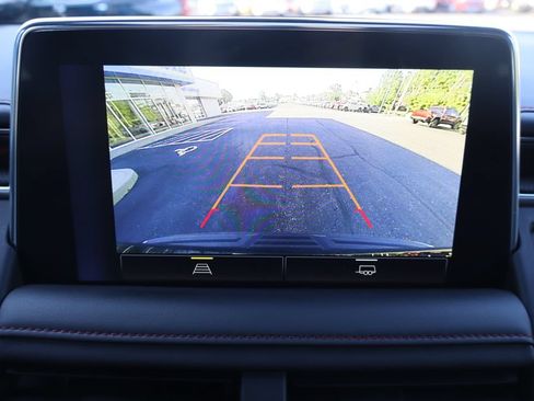 Used 2022 Chevrolet Tahoe RST AWD/4WD image 8