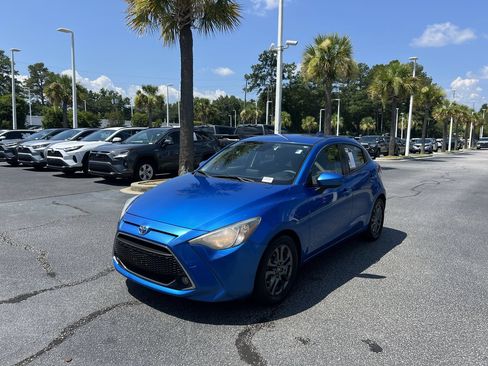 Used 2020 Toyota Yaris LE FWD image 5