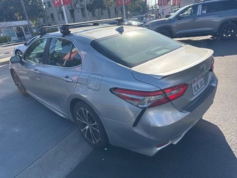 Used 2019 Toyota Camry SE image 5