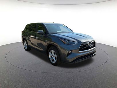 Used 2025 Toyota Highlander LE