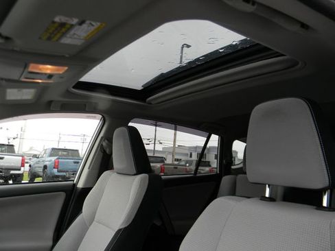 Used 2016 Toyota RAV4 XLE w/ Convenience Package AWD/4WD image 19