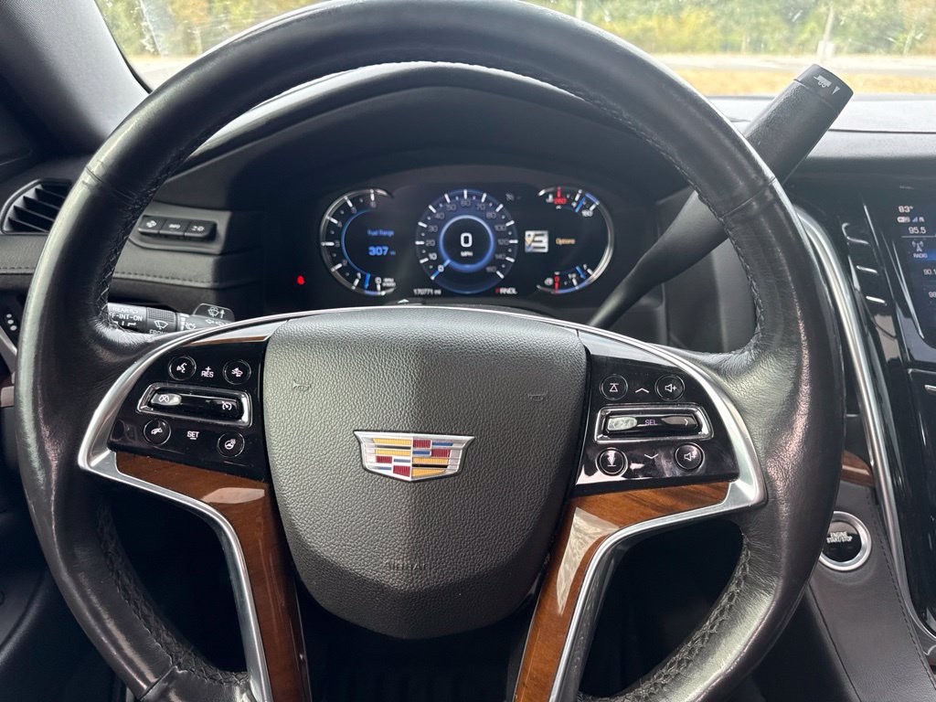 Used 2020 Cadillac Escalade Luxury RWD image 25