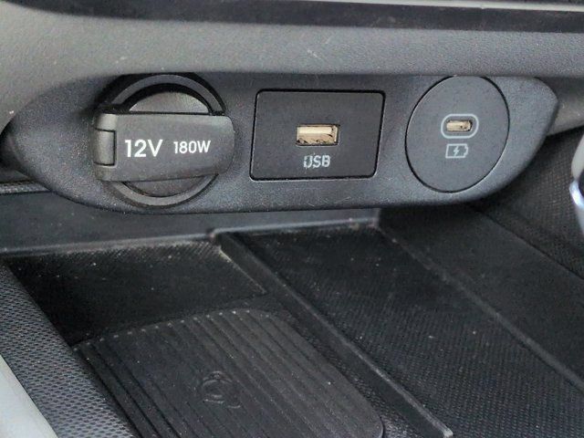 Used 2025 Hyundai Elantra SEL FWD image 20