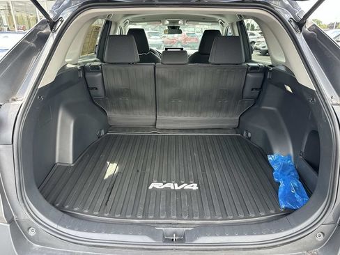 Used 2024 Toyota RAV4 LE AWD/4WD image 10
