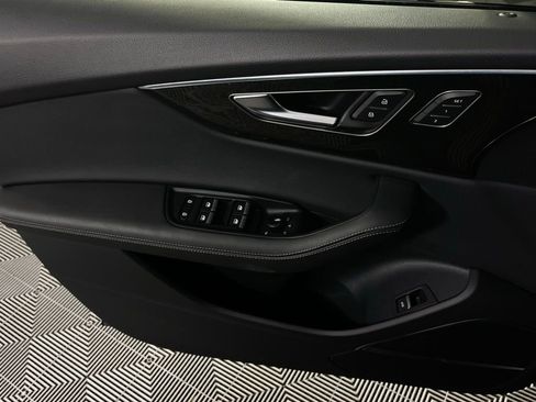 Used 2024 Audi Q8 Premium Plus w/ Premium Plus Package image 25