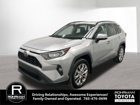 Used 2020 Toyota RAV4 XLE Premium AWD/4WD image 2
